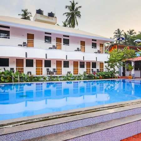 Oyo 22056 Arambol Plaza Beach Resort Exterior photo
