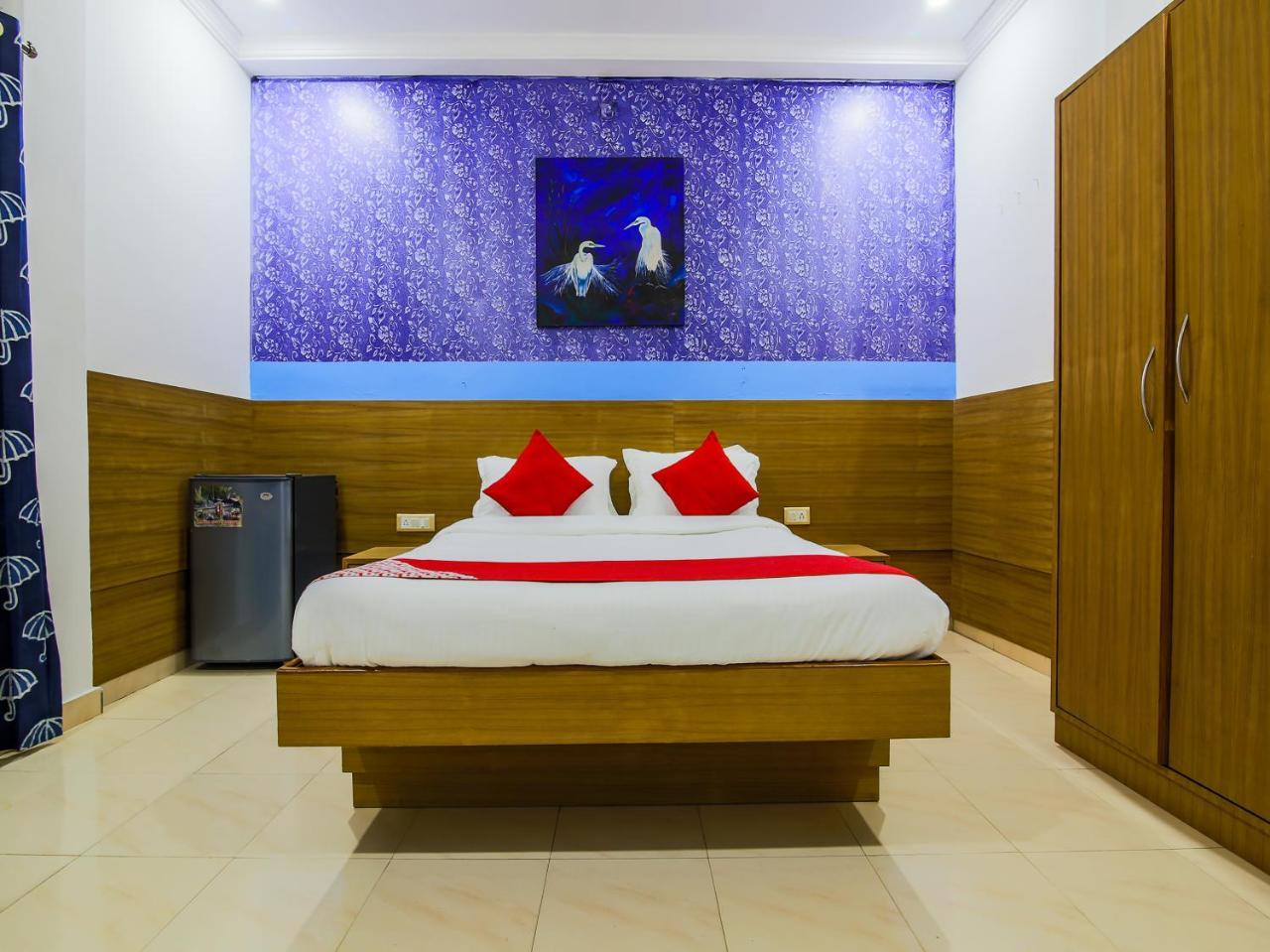 Oyo 22056 Arambol Plaza Beach Resort Exterior photo